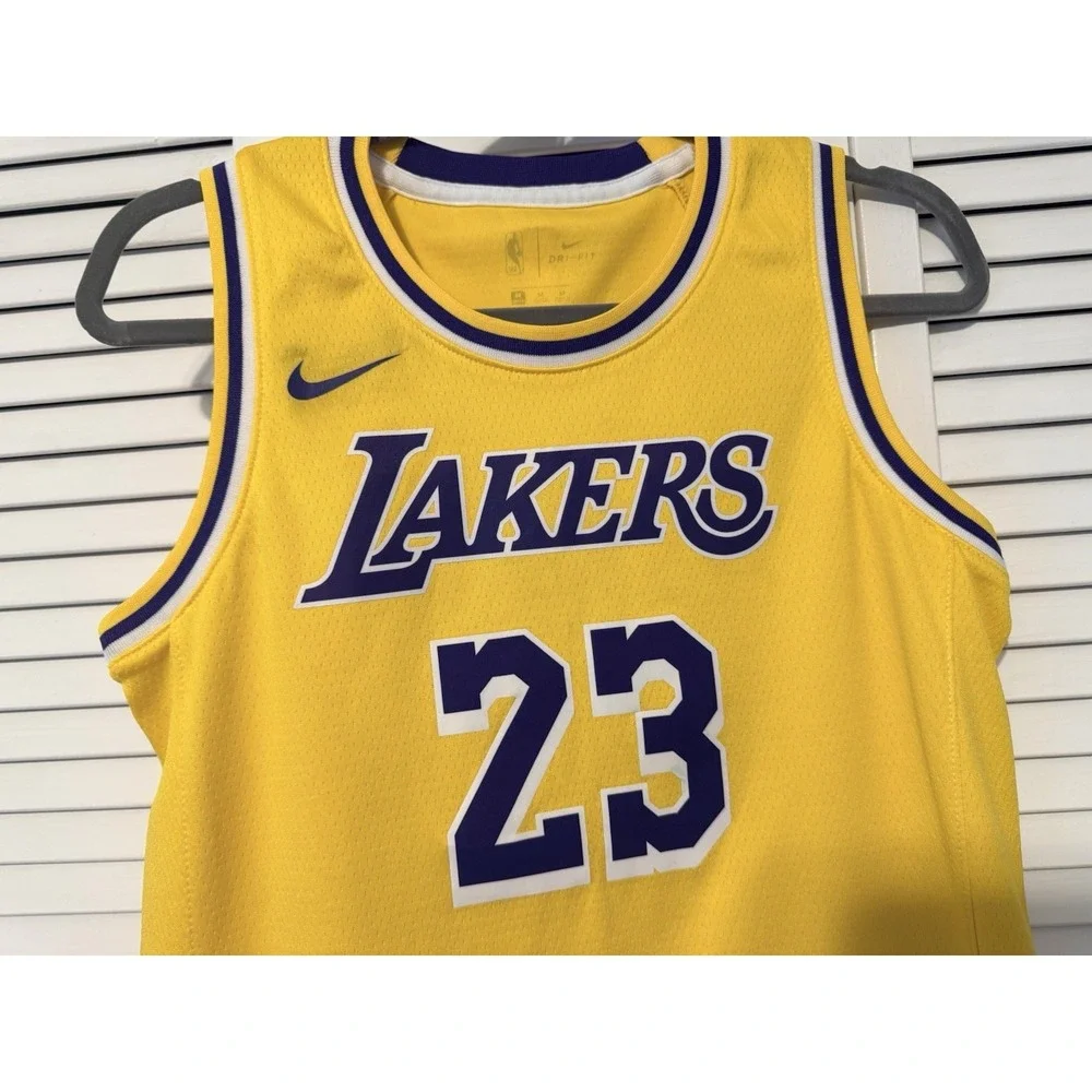 NIKE Los Angeles Lakers LeBron James #23 Jersey Youth Kids Med NBA Swingman